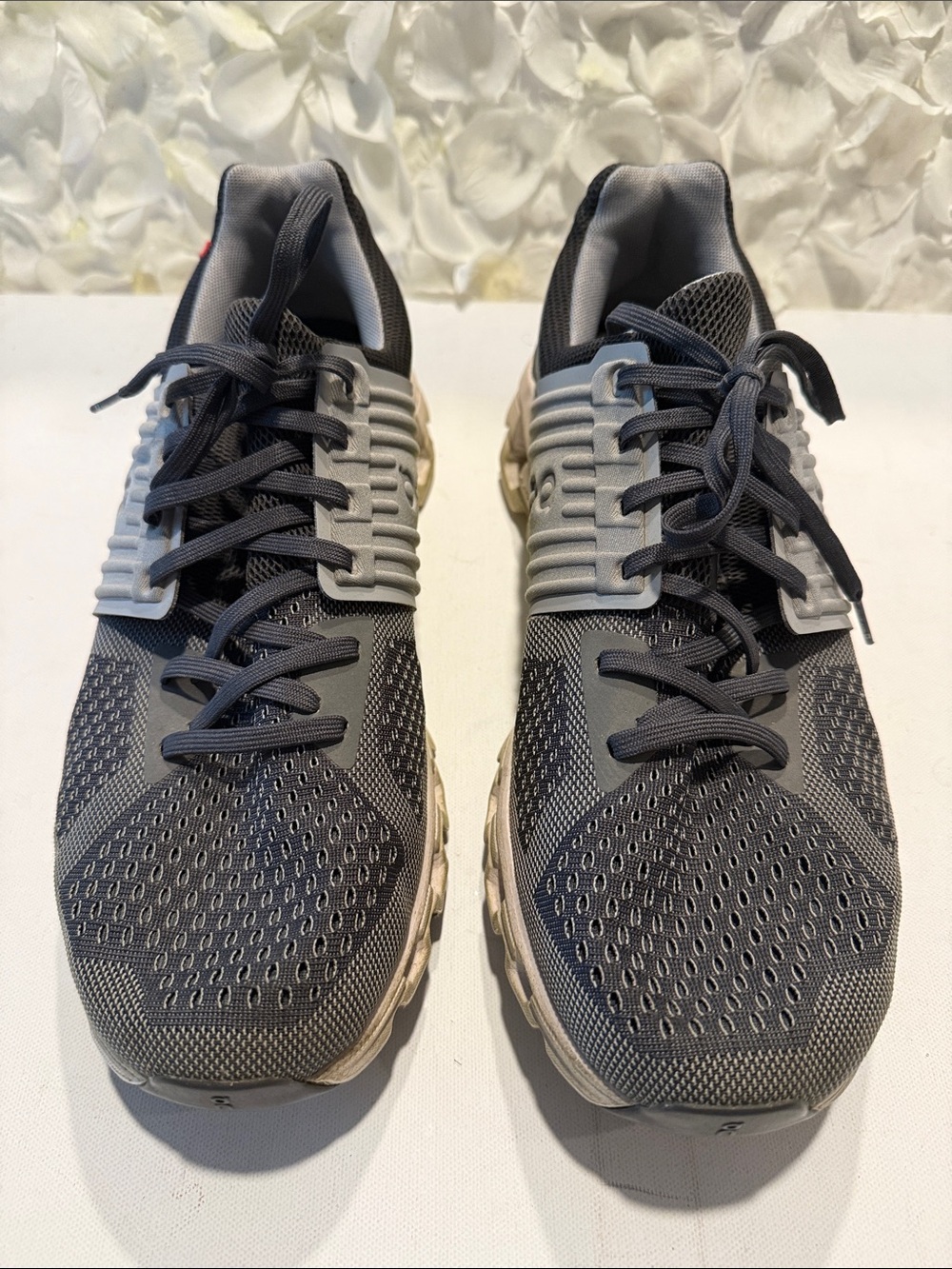On Running Men's Gray and Light Gray Mesh Running Sneakers